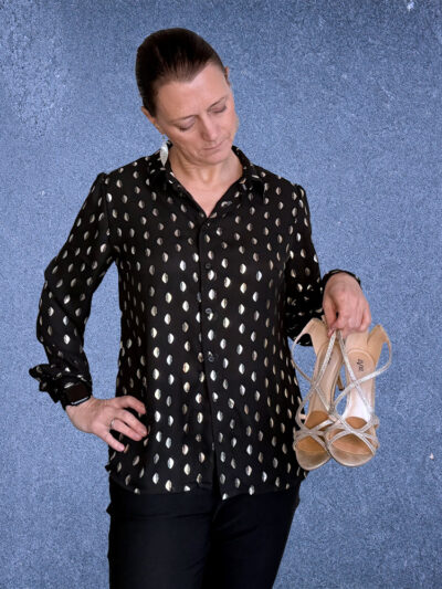 CORA 40 Schwarz Gemustert Titel